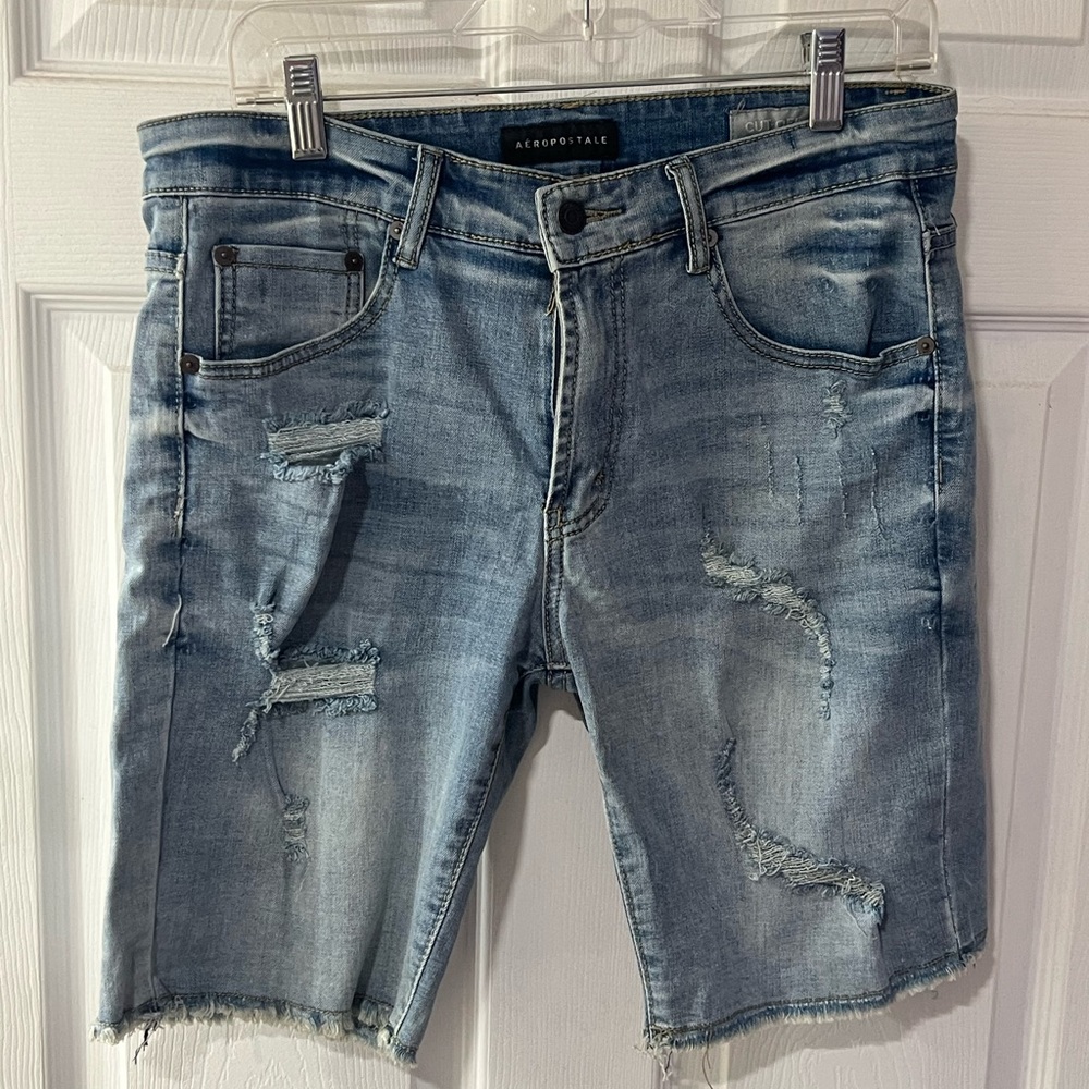 Aeropostale Men's Blue Distressed Denim Shorts *NEVER WORN*